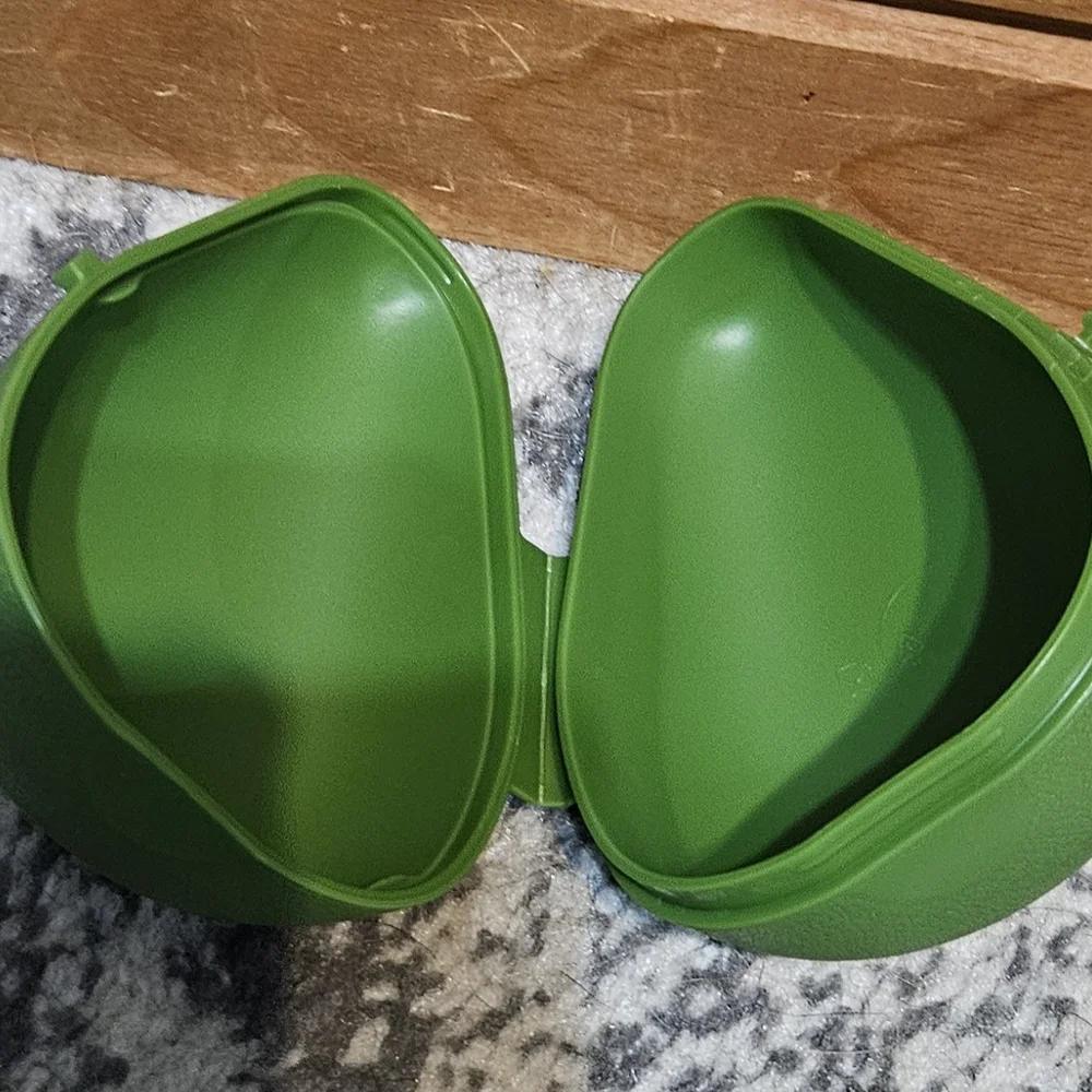 Tupperware‎ Forget Me Not Avocado Keeper Green 6358A-4 Authentic